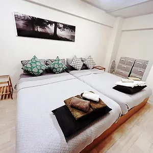 Shinosaka Station Gateway: Quick Access To Kansai & Attractions Apartment